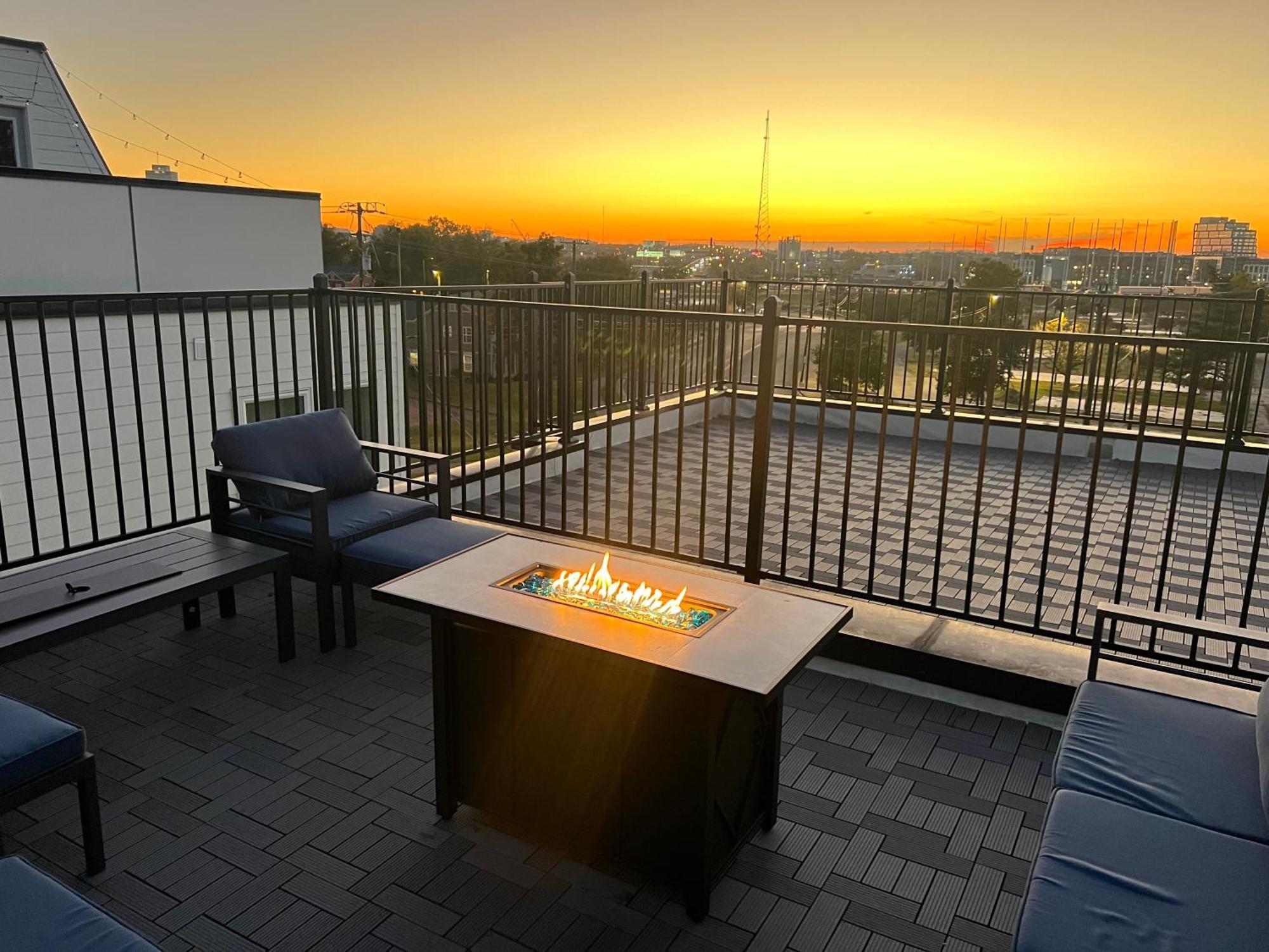 New Elevations Rooftop 5 Min To Downtown Nash ناشفيل المظهر الخارجي الصورة